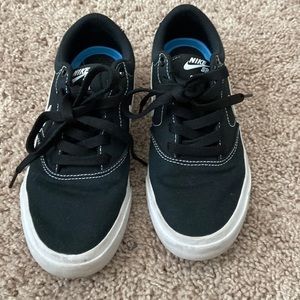 Boys Nike SB charge shoes